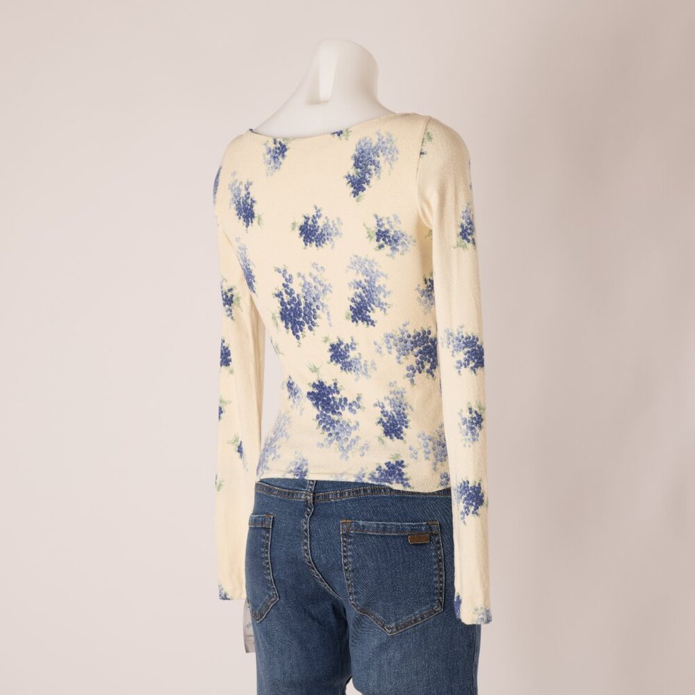 Blumarine Jeans Cream Cardigan with Blue Grape Print Size US S - Picture 4 of 6